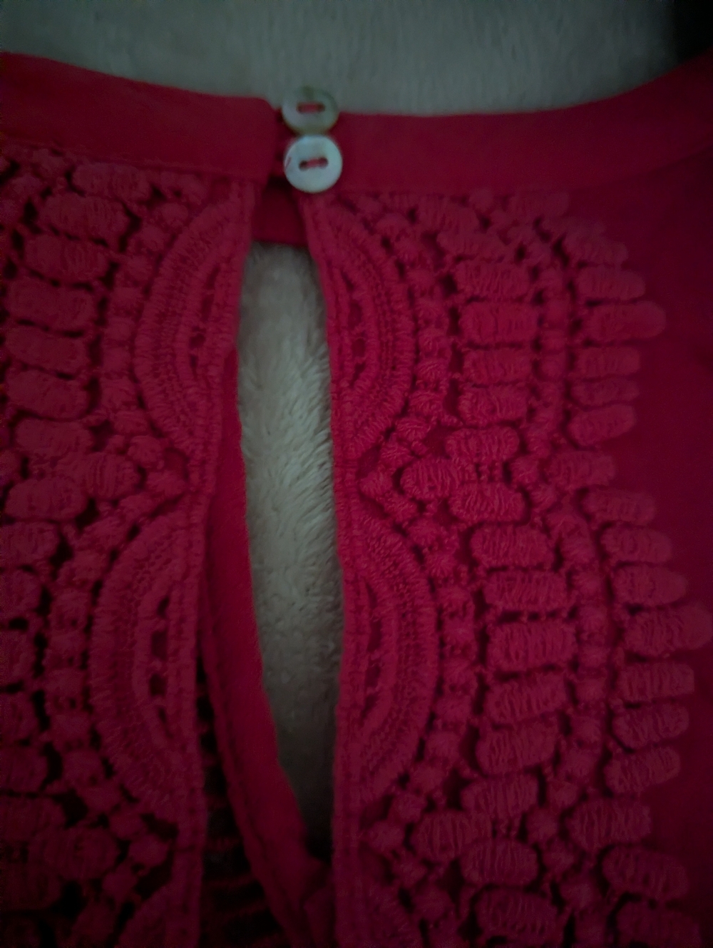 Sleeveless Crochet-Detail Shell Top in Coral - Picture 9 of 10